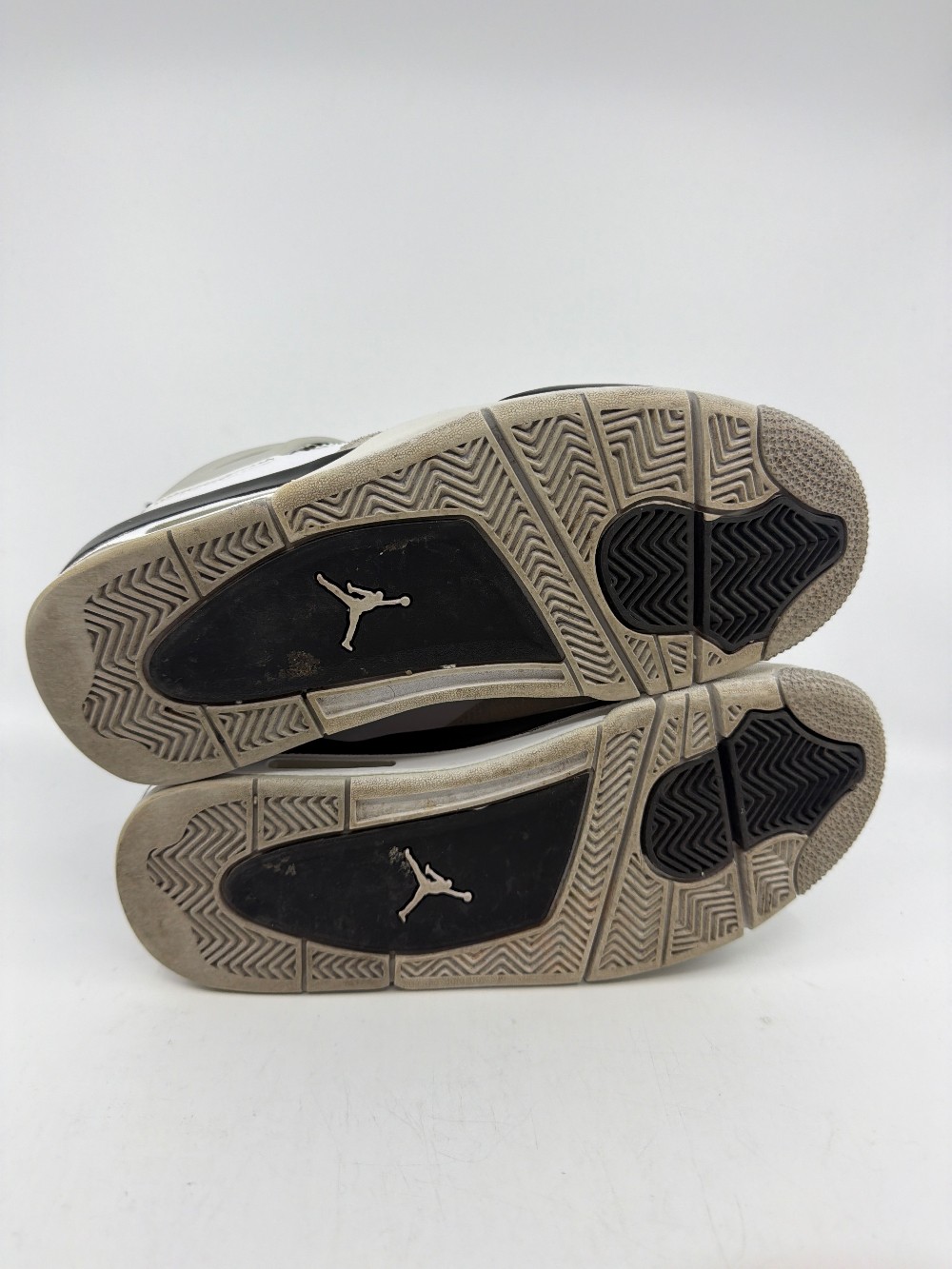 *USED/NO BOX* AJ 4 - MILITARY BLACK