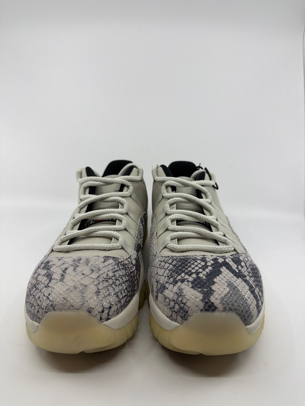*USED* AJ 11 LOW - SNAKE LIGHT BONE