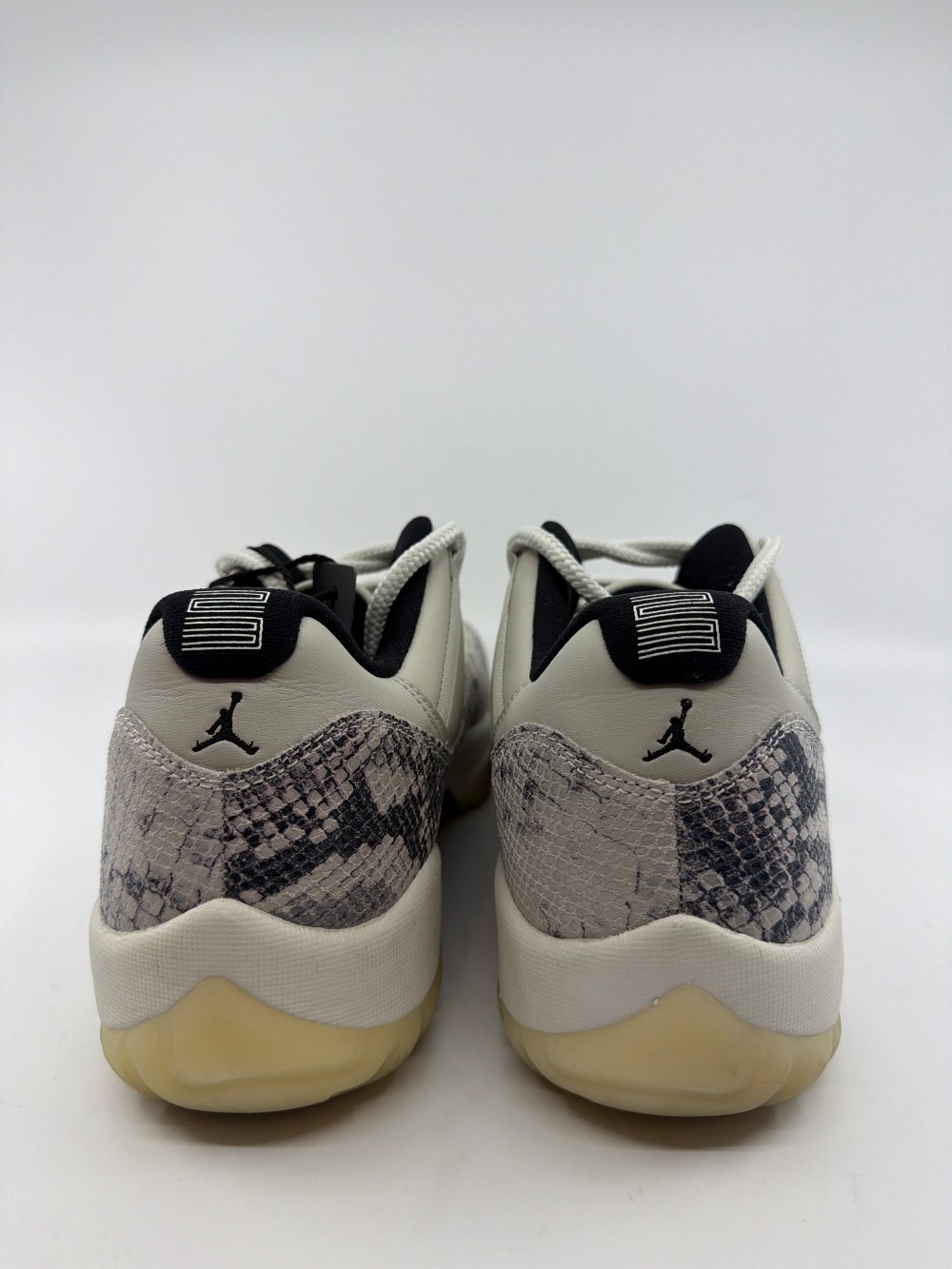 *USED* AJ 11 LOW - SNAKE LIGHT BONE
