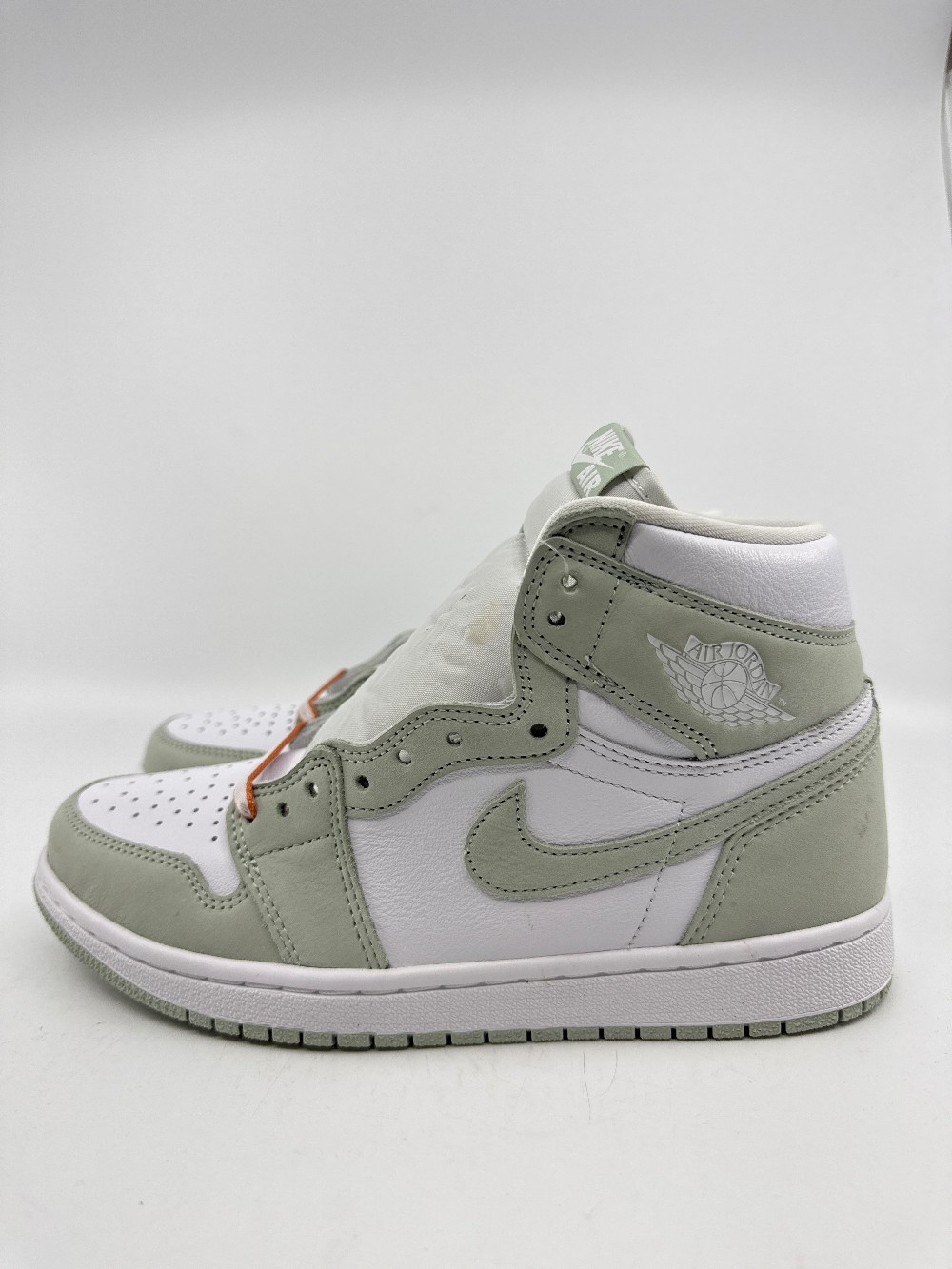 AJ 1 - (W) - SEAFOAM