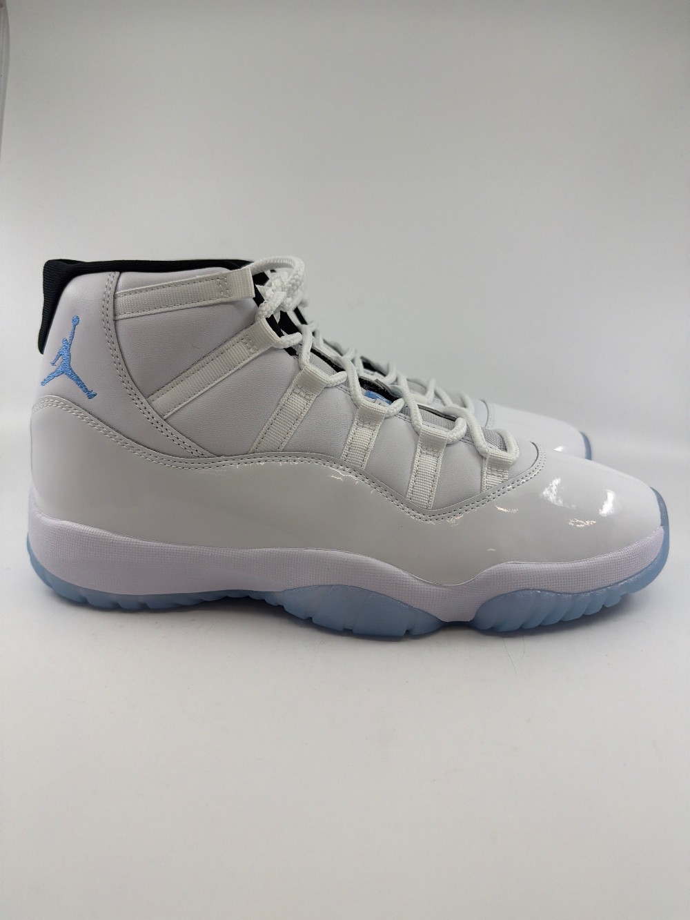 AJ 11 - LEGEND BLUE (2024)