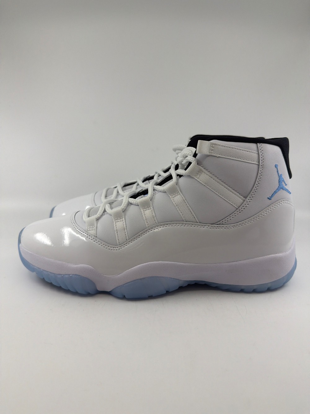 AJ 11 - LEGEND BLUE (2024)