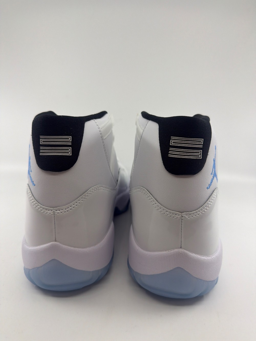 AJ 11 - LEGEND BLUE (2024)