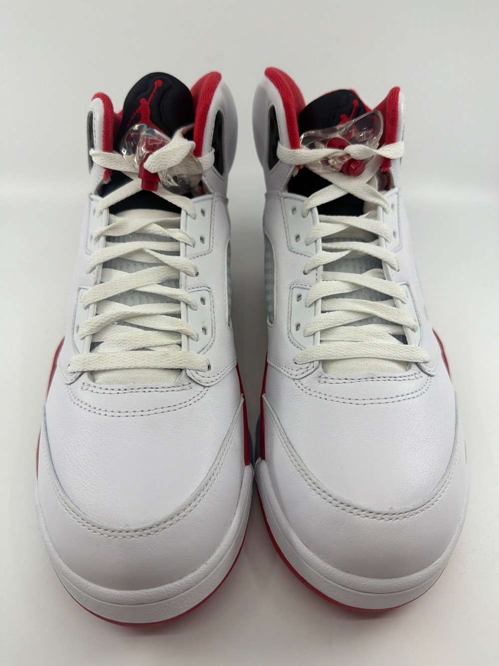 AJ 5 - FIRE RED BLACK TONGUE (2025)