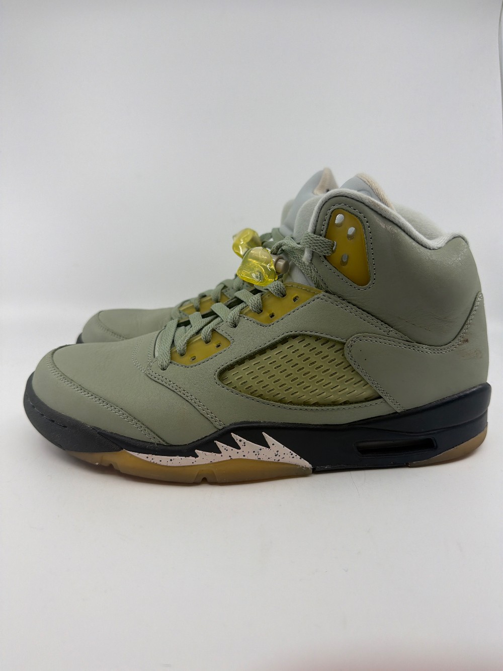 *USED* AJ 5 - JADE HORIZON