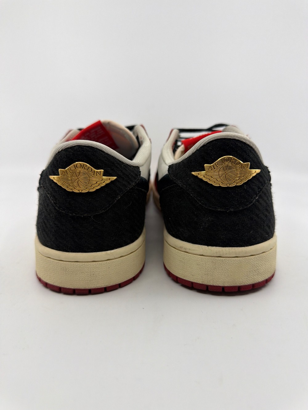 *USED* AJ 1 LOW - TROPHY ROOM ROOKIE CARD AWAY