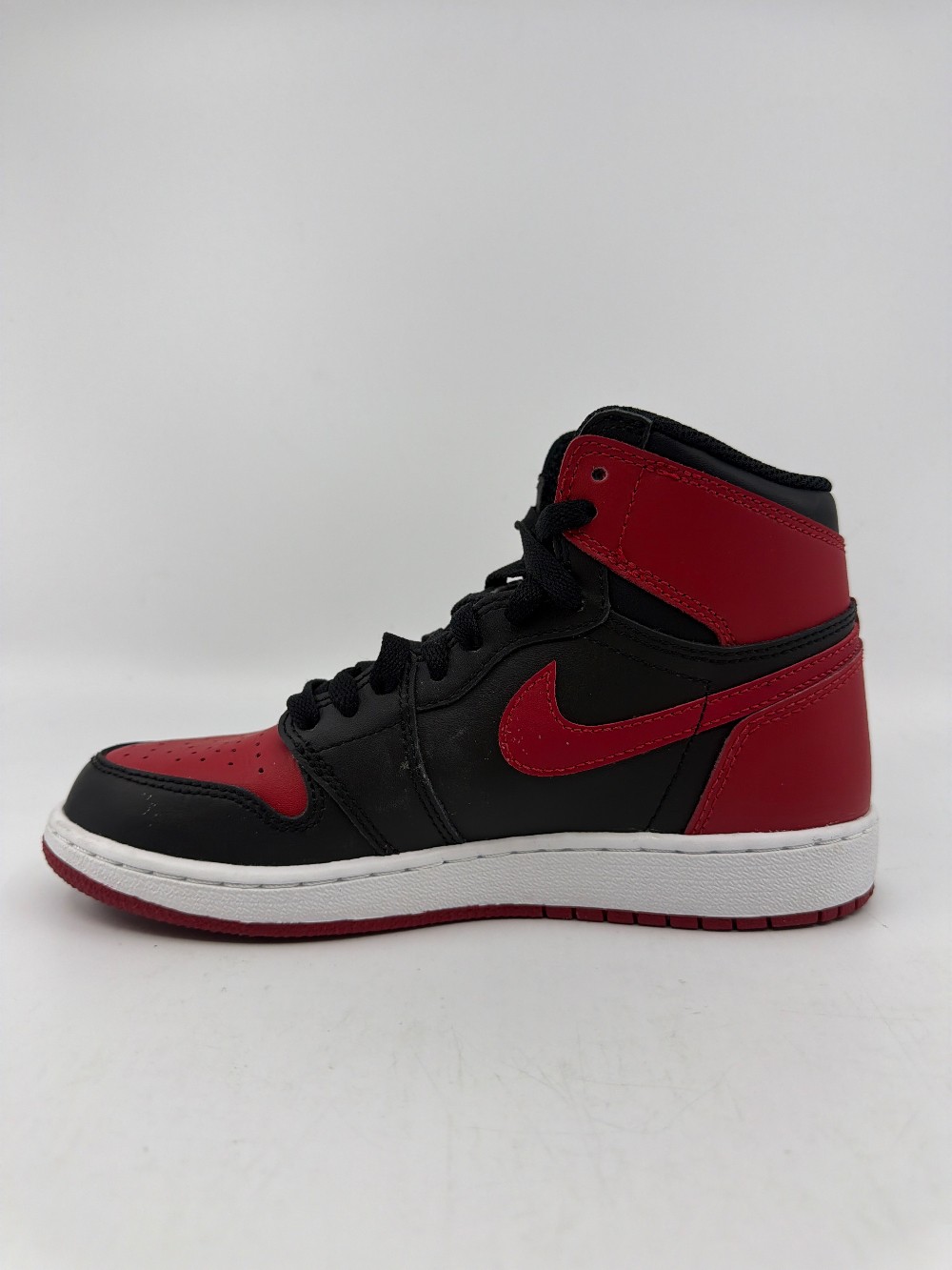 *USED* AJ 1 (GS) - BRED BANNED (2016)