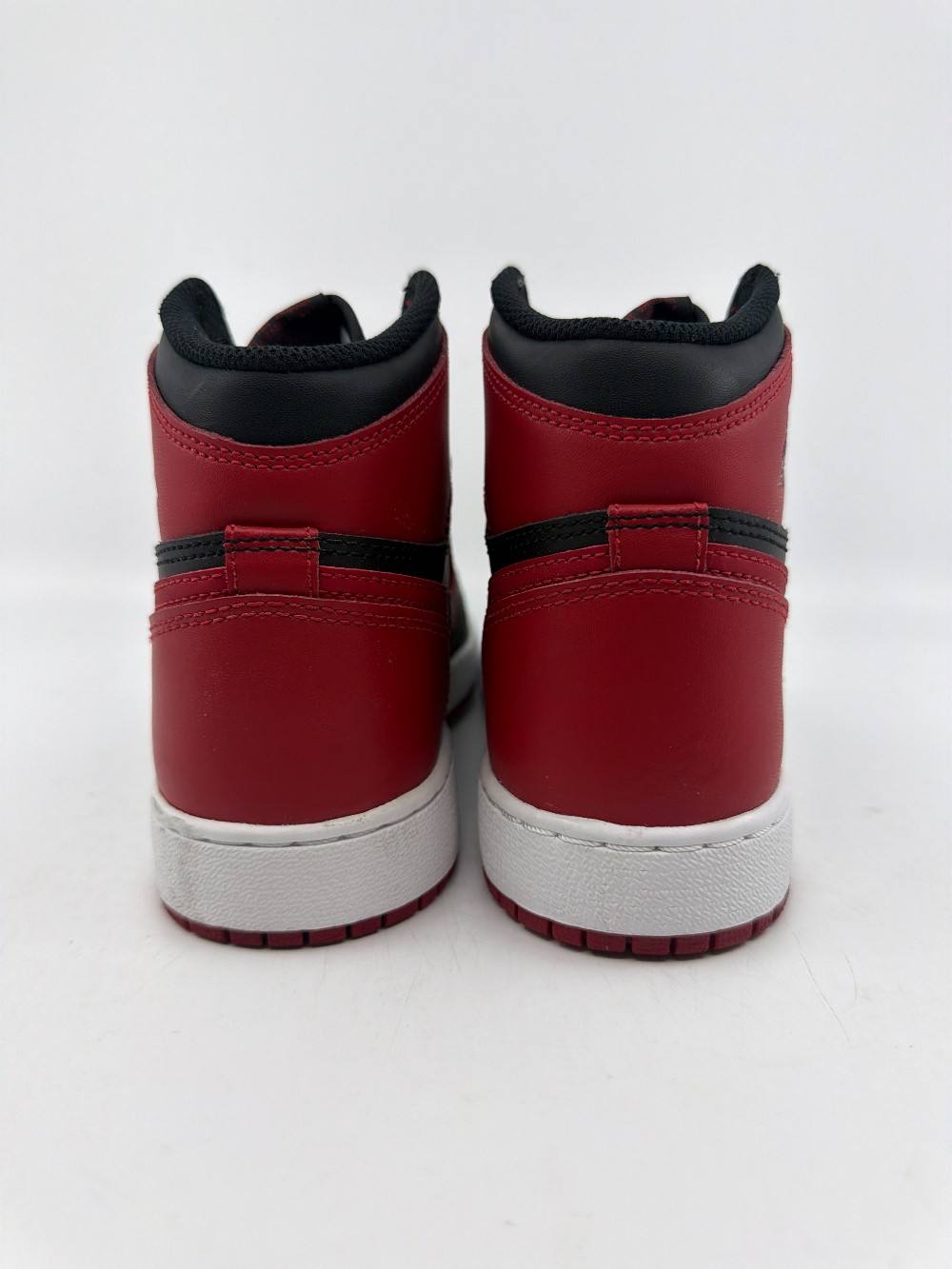 *USED* AJ 1 (GS) - BRED BANNED (2016)