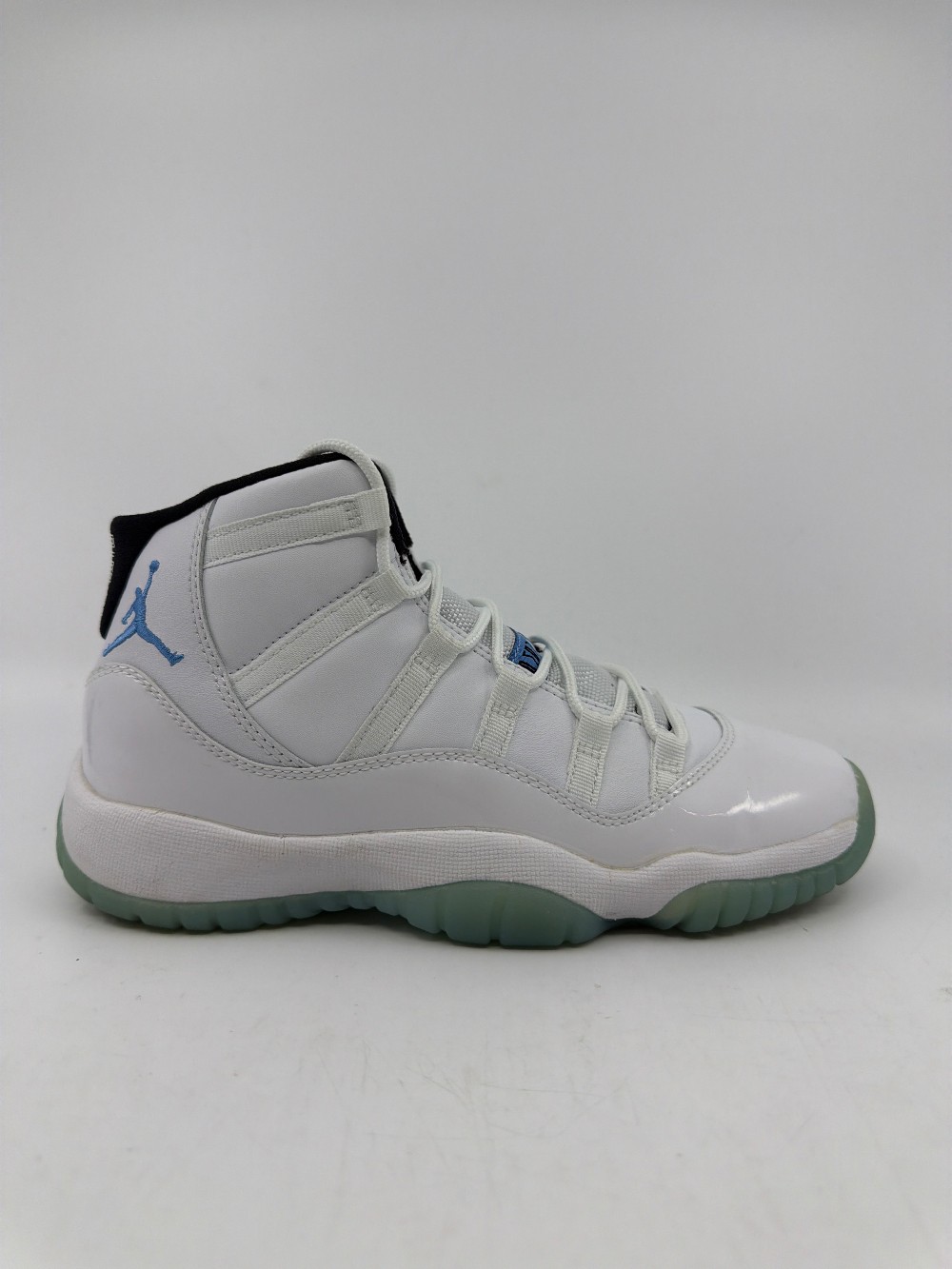 *USED* AJ 11 (GS) - LEGEND BLUE (2014)