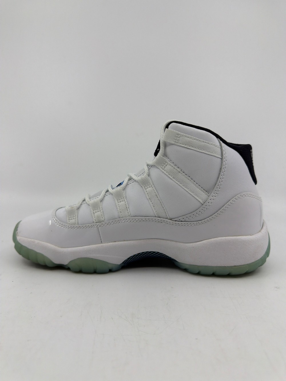 *USED* AJ 11 (GS) - LEGEND BLUE (2014)