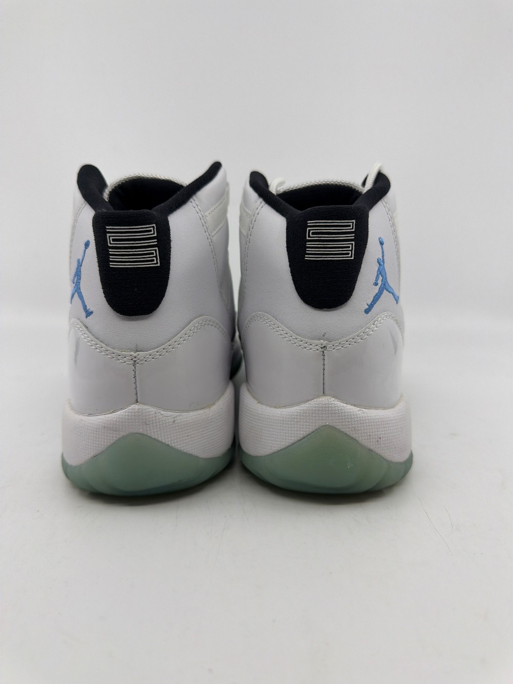 *USED* AJ 11 (GS) - LEGEND BLUE (2014)
