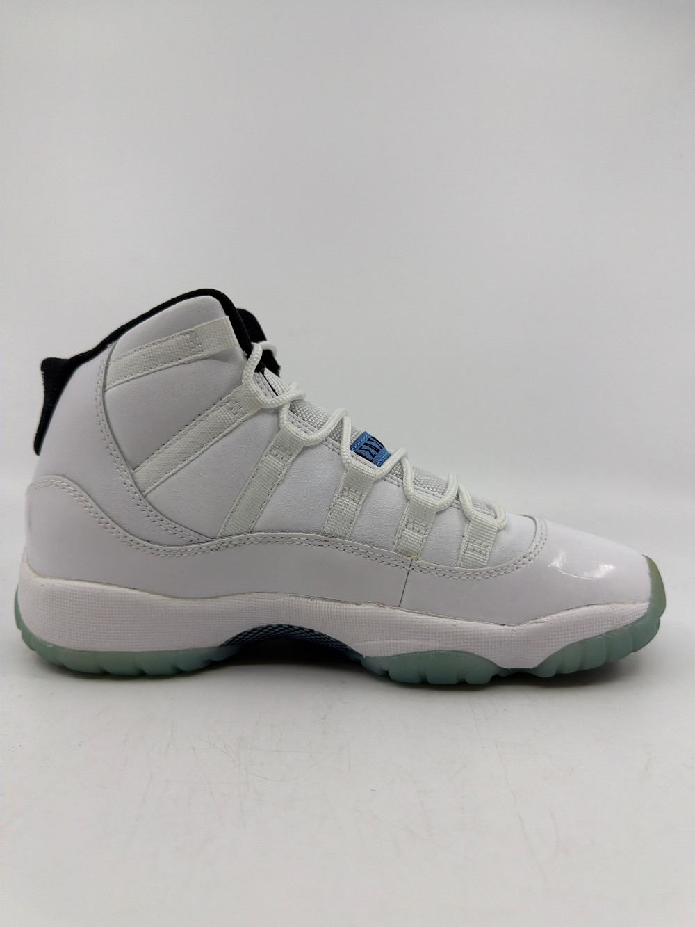 *USED* AJ 11 (GS) - LEGEND BLUE (2014)
