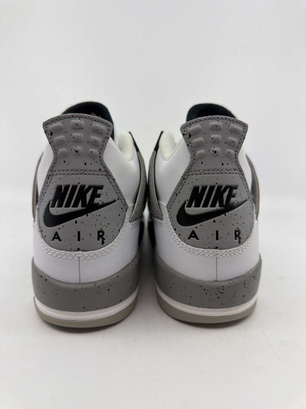 AJ 4 (GS) WHITE CEMENT (2016)