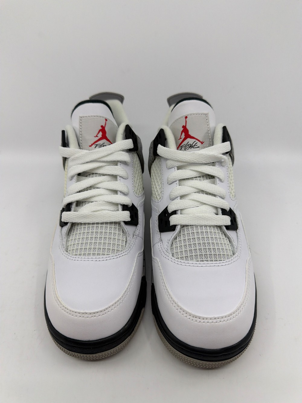 AJ 4 (GS) WHITE CEMENT (2016)