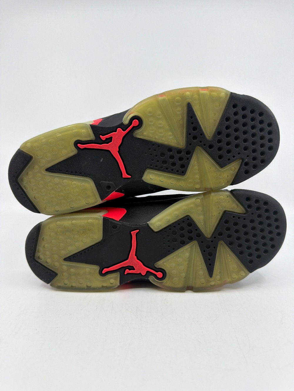AJ 6 (GS).- INFRAED RED (2014)