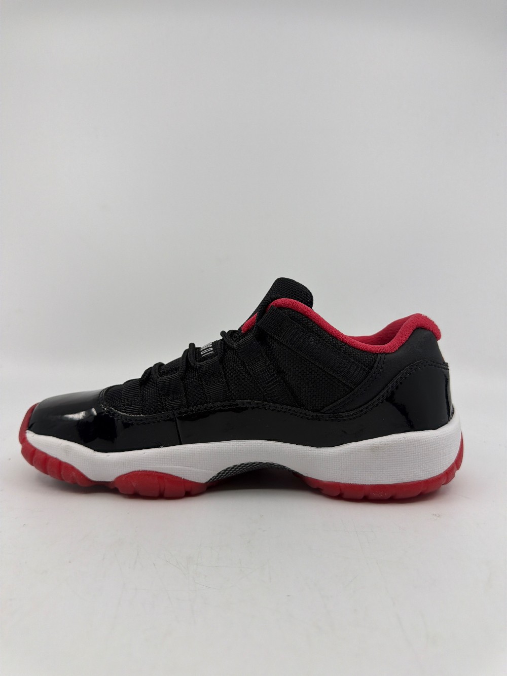 *USED* AJ 11 LOW - BRED