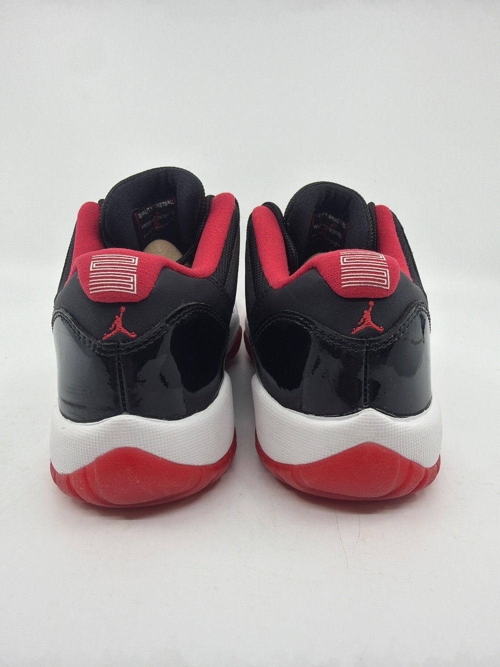 *USED* AJ 11 LOW - BRED