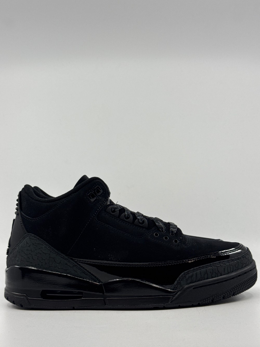 AJ 3 - BLACK CAT (2025)