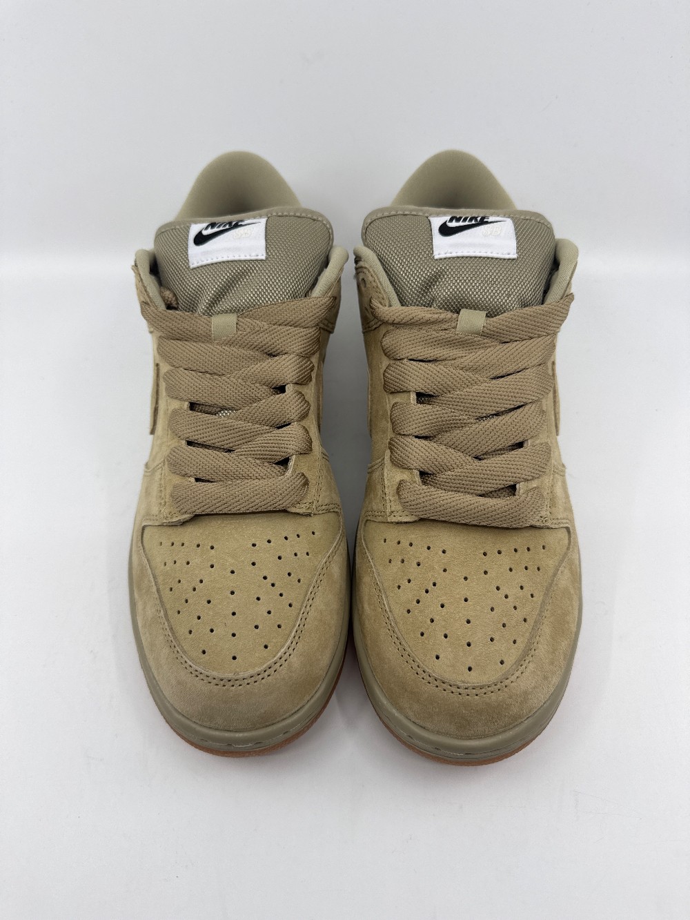 NIKE SB DUNK LOW - PARACHUTE BEIGE