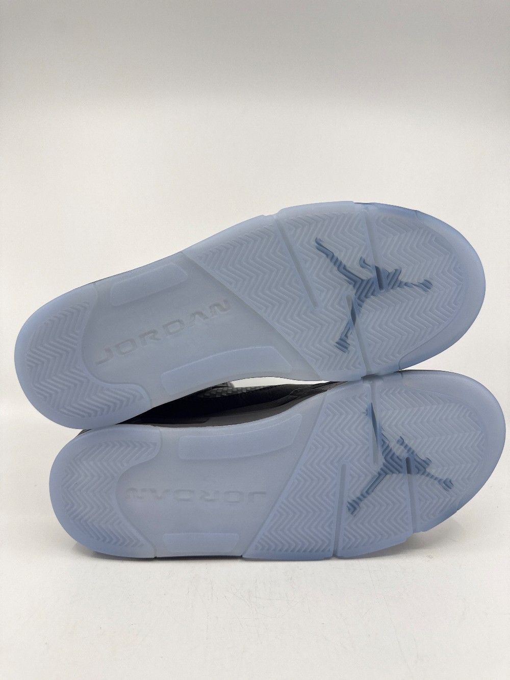 AJ 5 - WOLF GREY (2026)