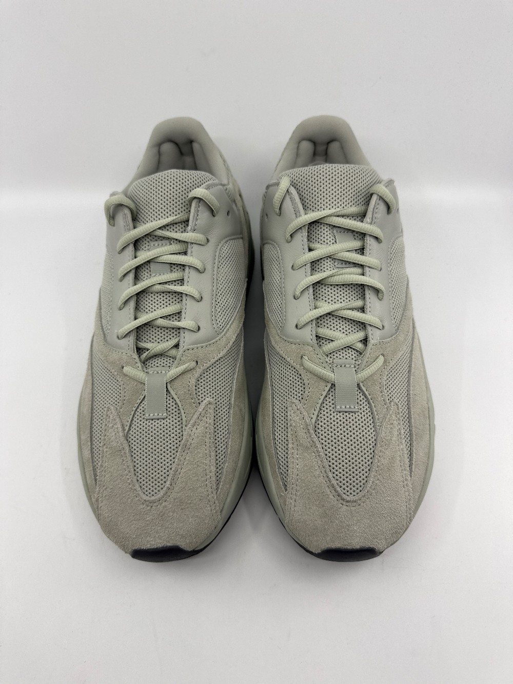 *VNDS* YEEZY 700 BOOST - SALT