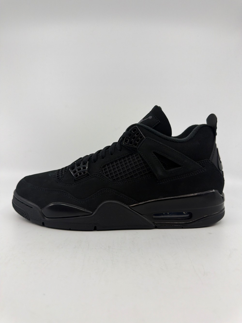 AJ 4 - BLACK CAT (2025)