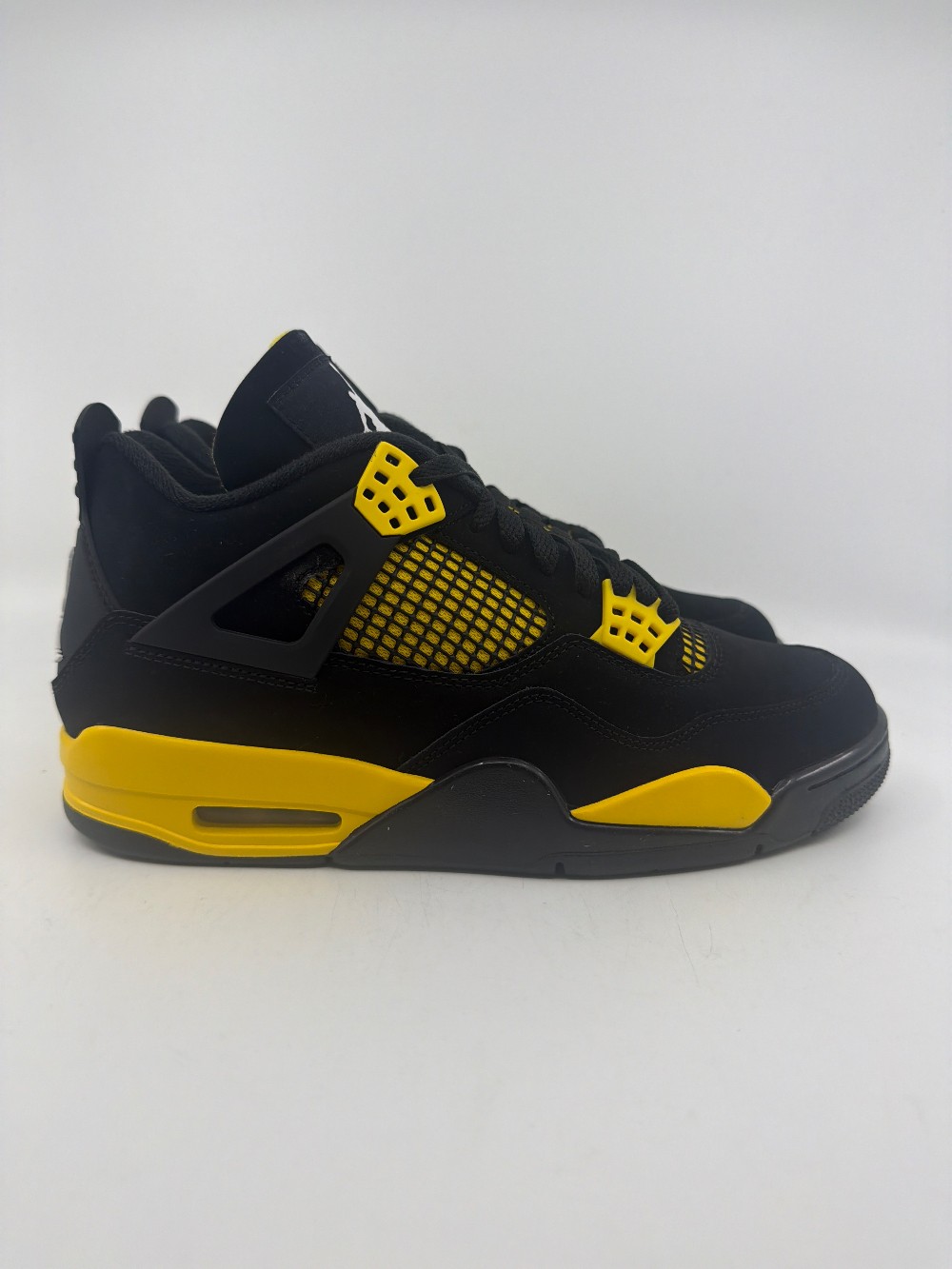 AJ 4 - THUNDER (2023)