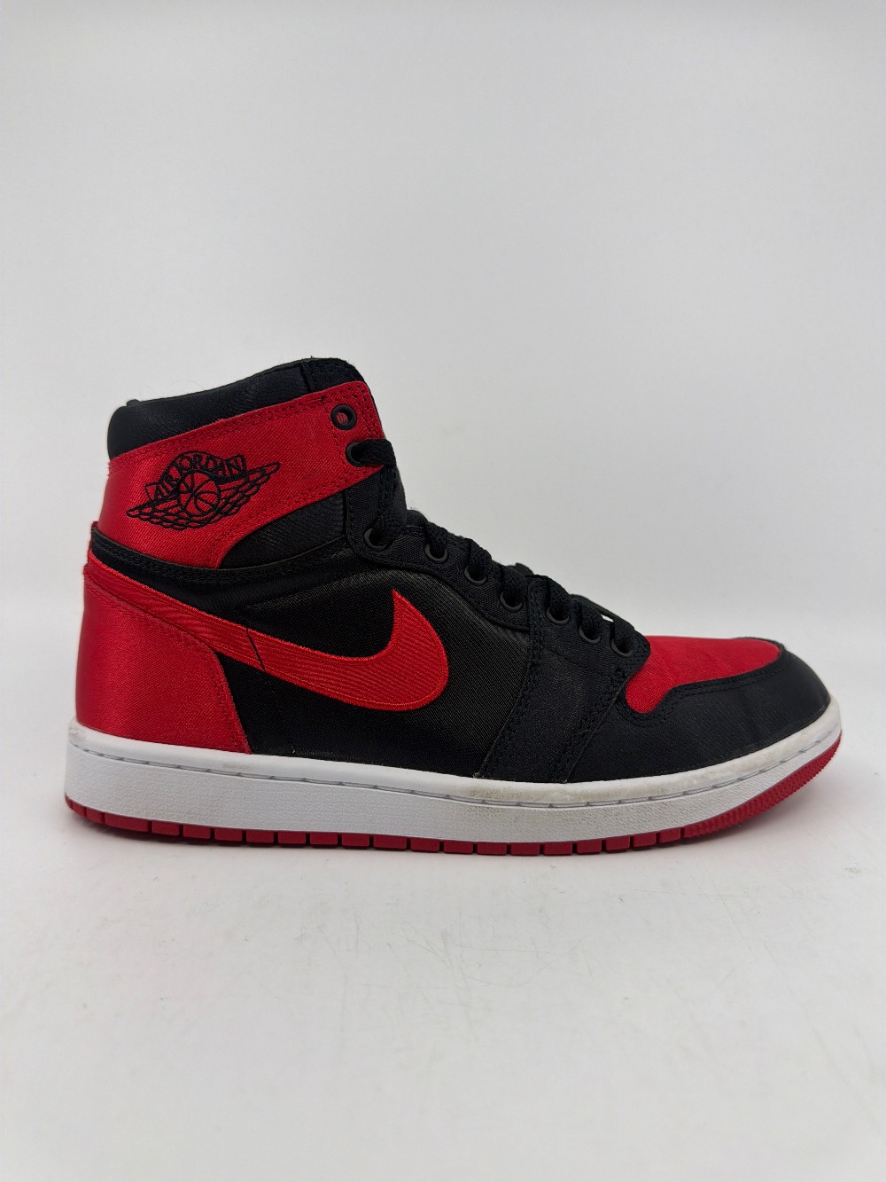 *USED* AJ 1 (W) - SATIN BRED