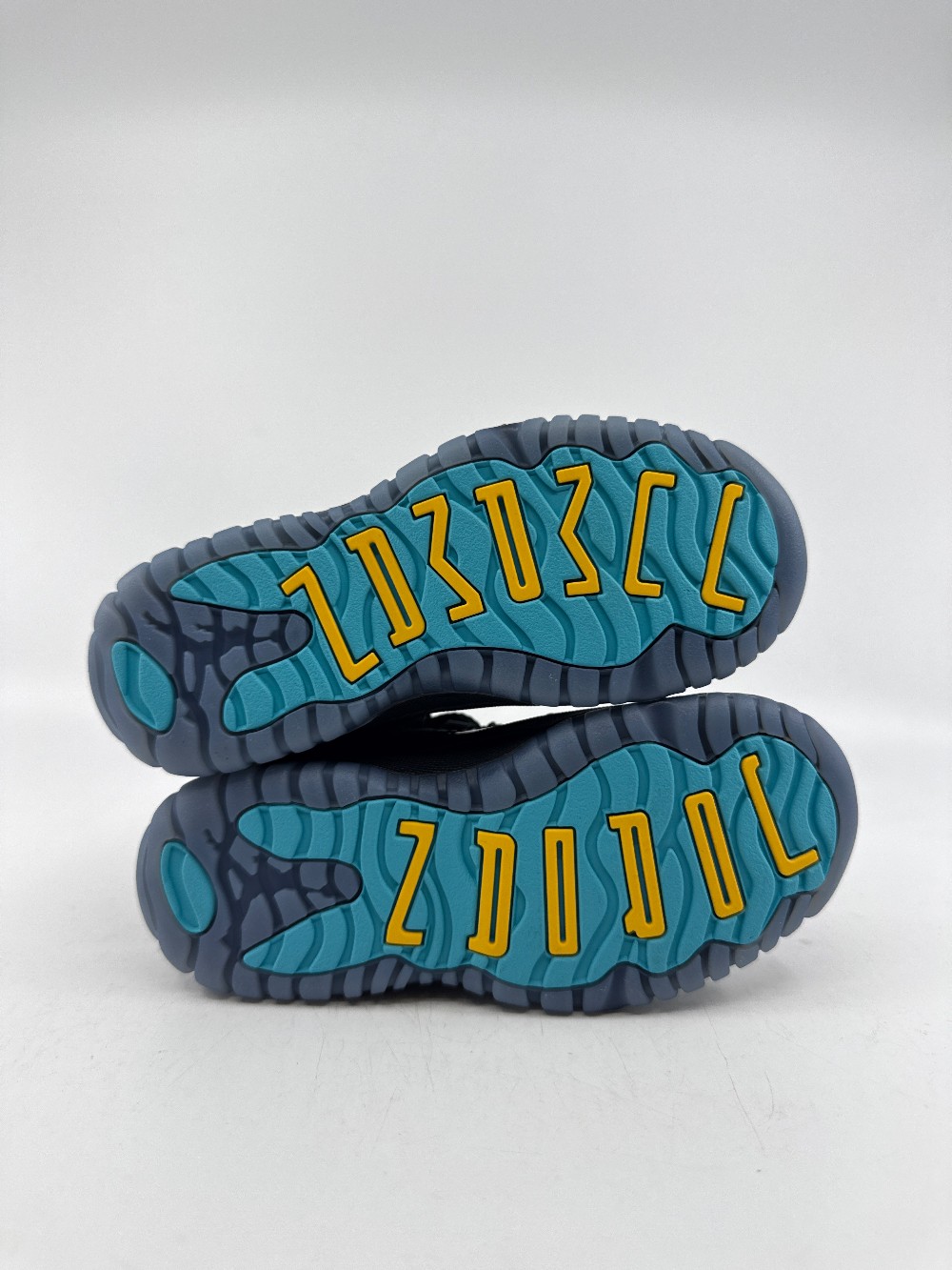AJ 11 (PS) - GAMMA BLUE (2025)