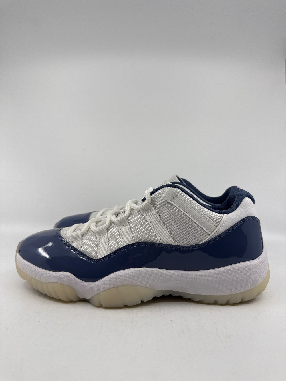 *VNDS* AJ 11 LOW - DIFFUSED BLUE