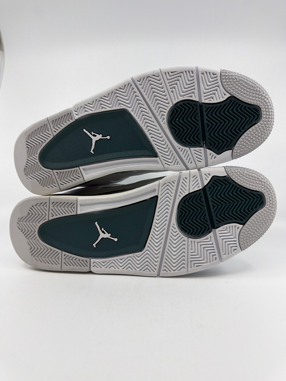 *USED* AJ 4 - OXIDIZED GREEN