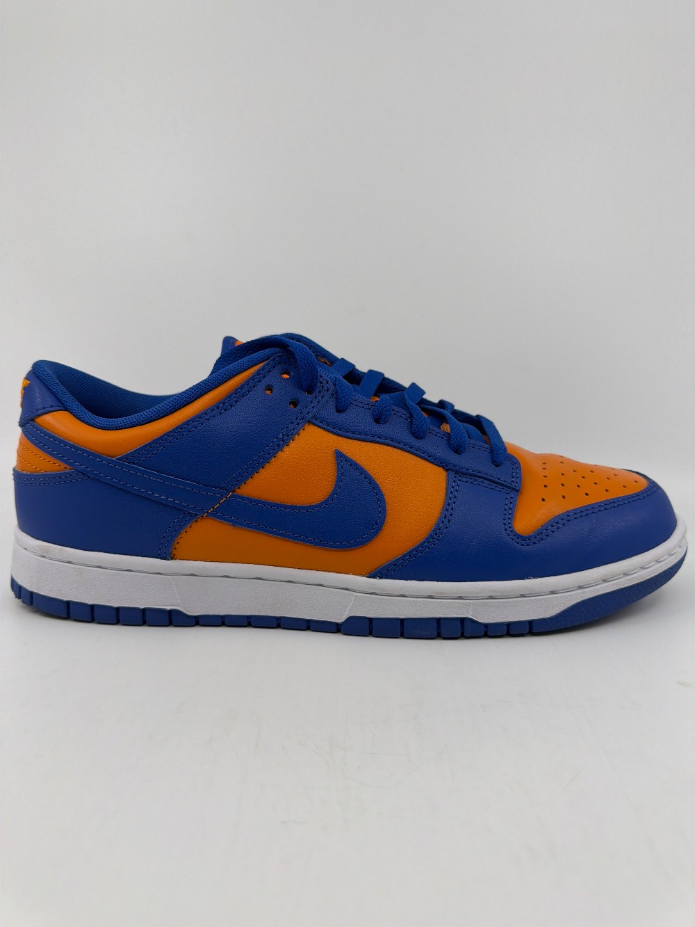 *USED* NIKE DUNK LOW - KNICKS