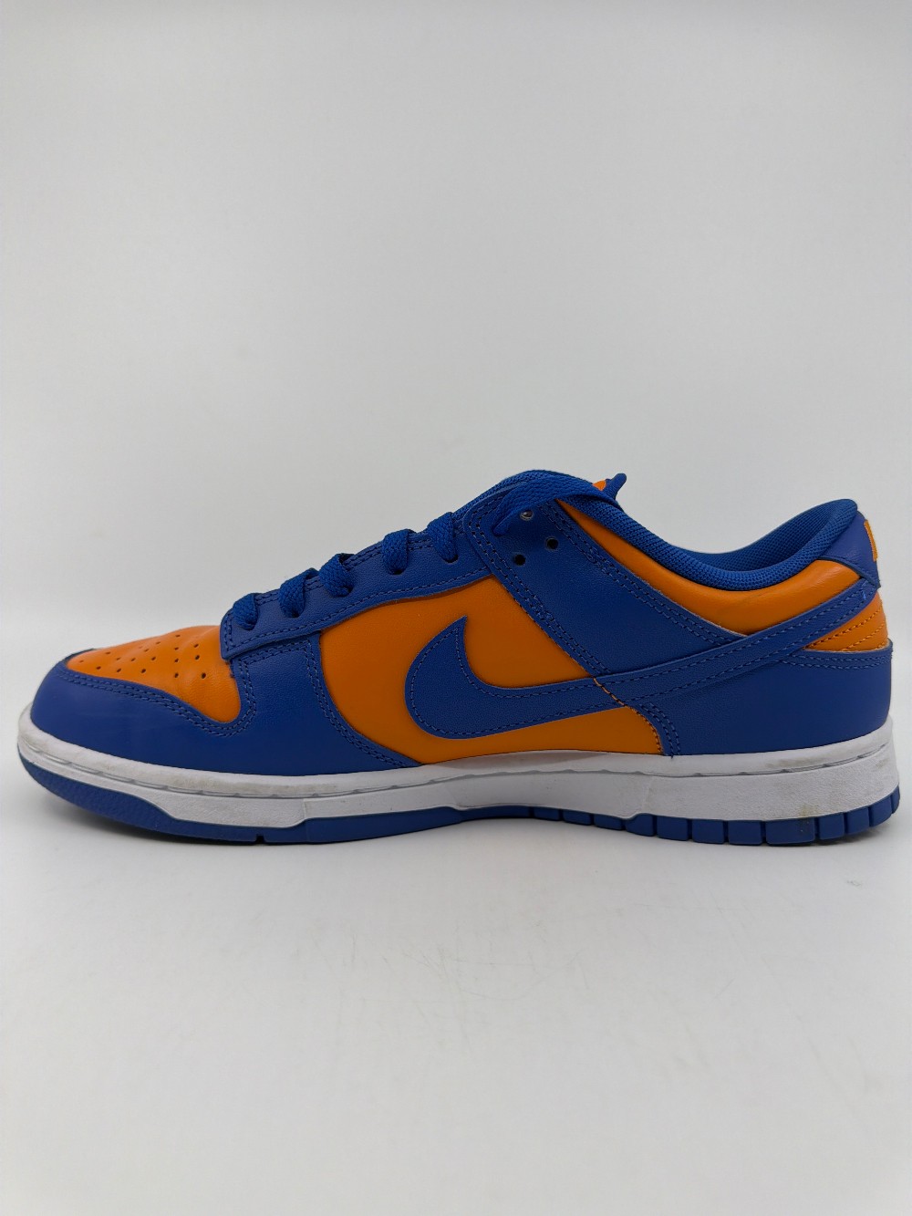 *USED* NIKE DUNK LOW - KNICKS