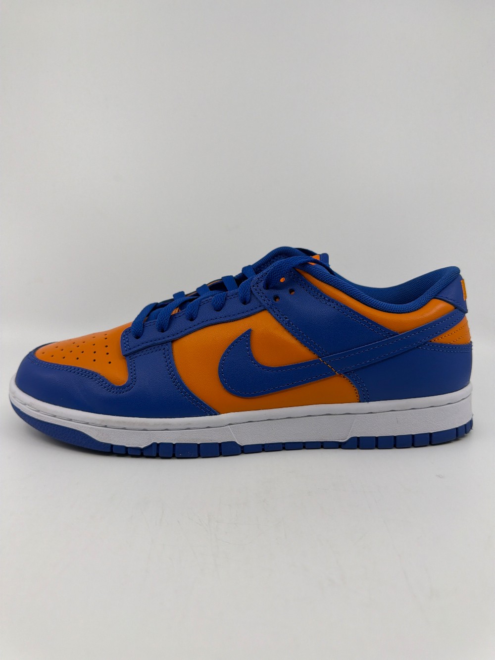 *USED* NIKE DUNK LOW - KNICKS