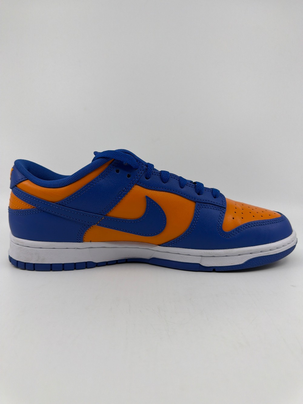 *USED* NIKE DUNK LOW - KNICKS