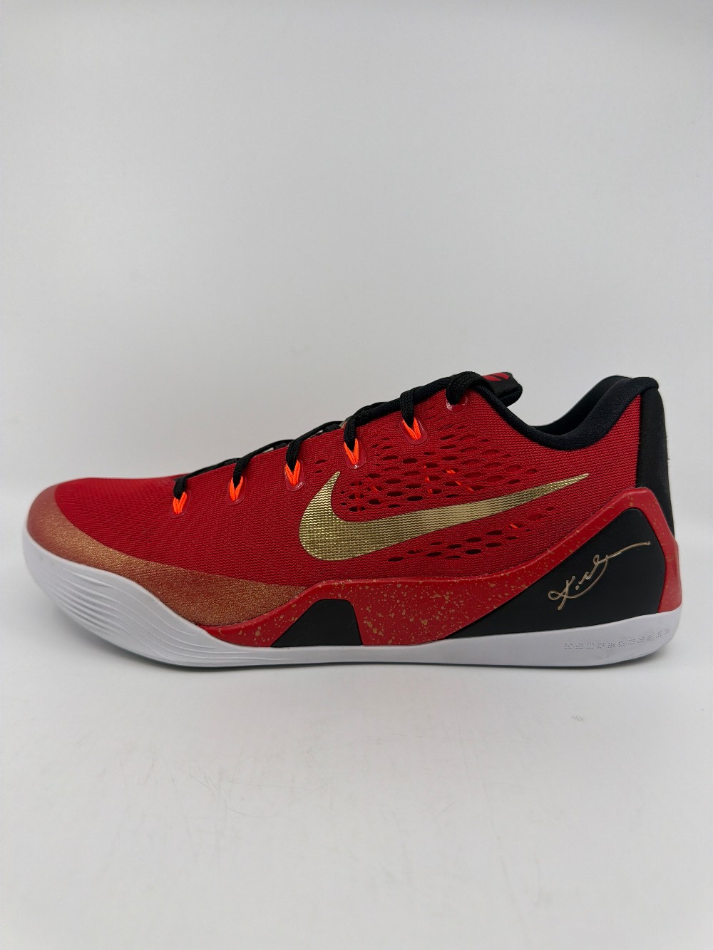 *USED* NIKE KOBE 9 EM LOW PROTRO - CHINA
