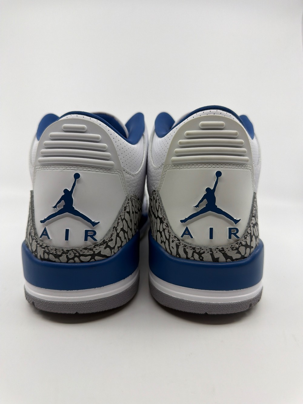 *USED* AJ 3 - WIZARDS