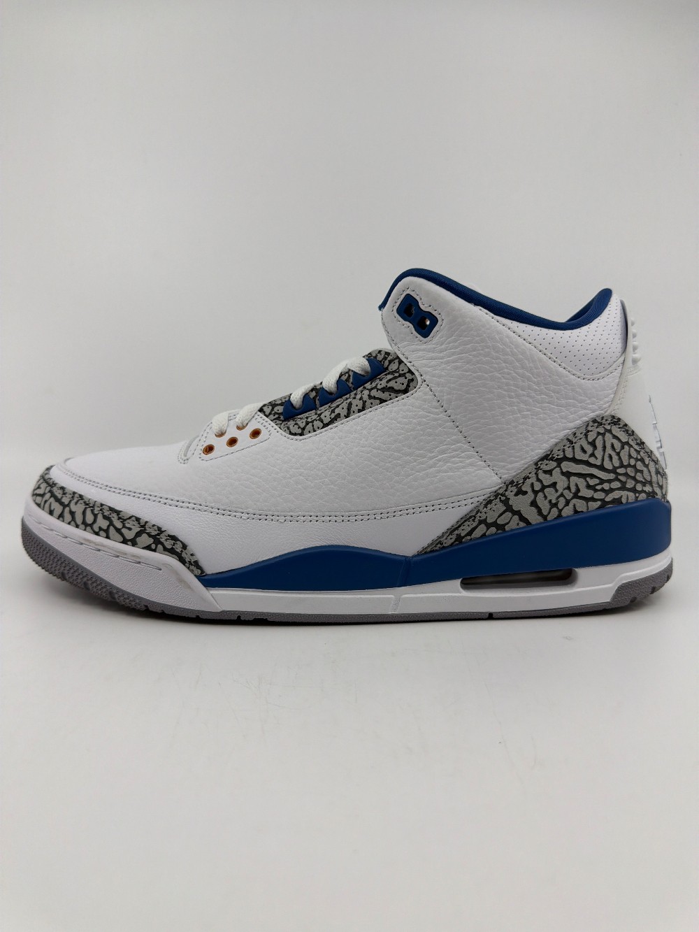 *USED* AJ 3 - WIZARDS