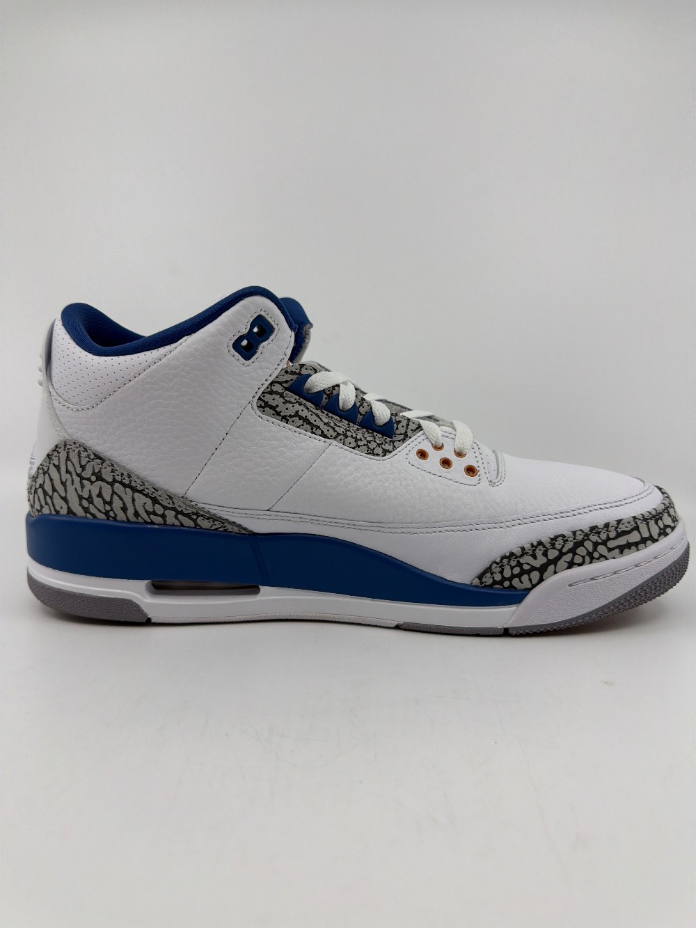 *USED* AJ 3 - WIZARDS
