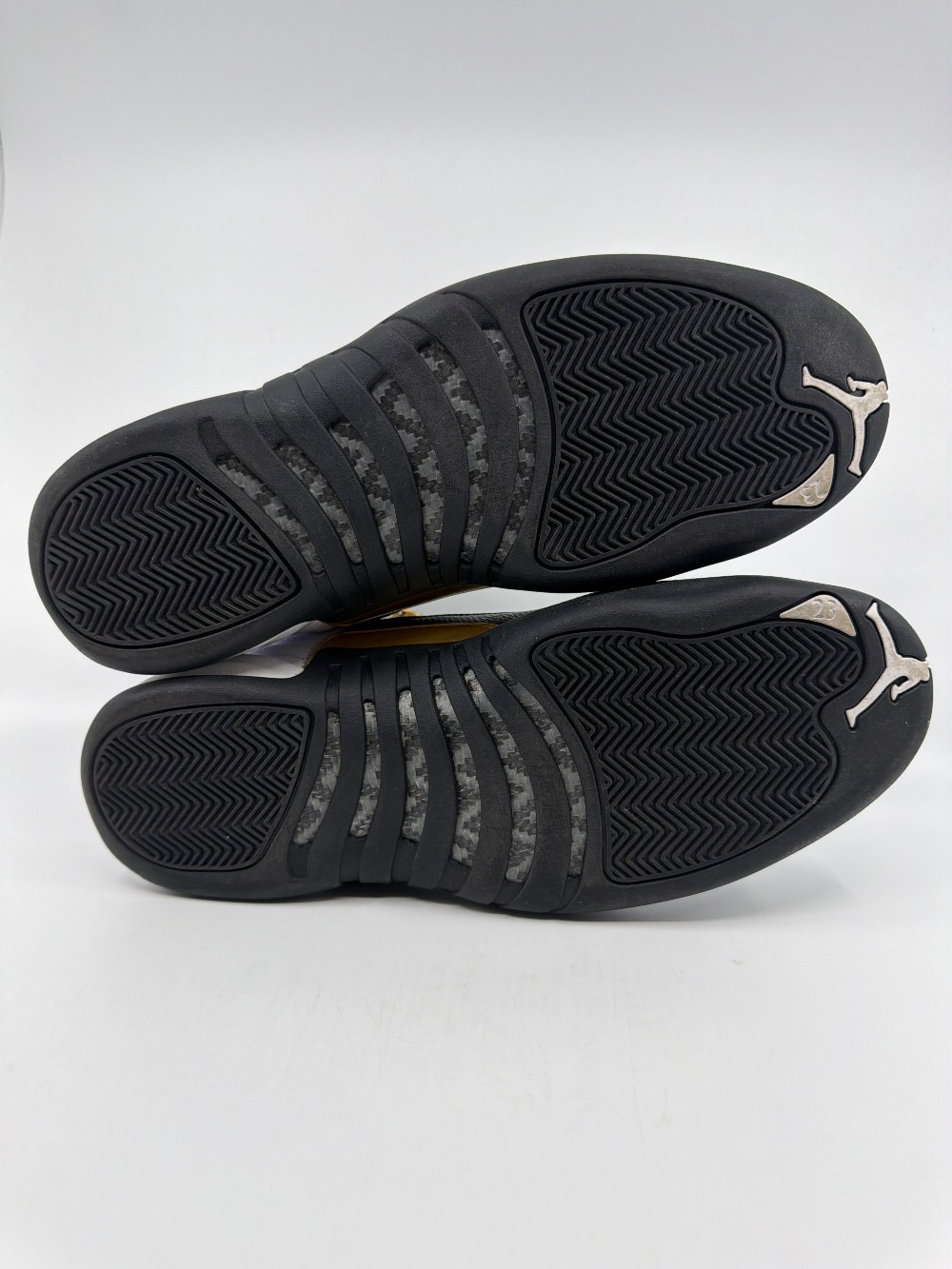 *USED/REP BOX* AJ 12 - TAXI (2025)