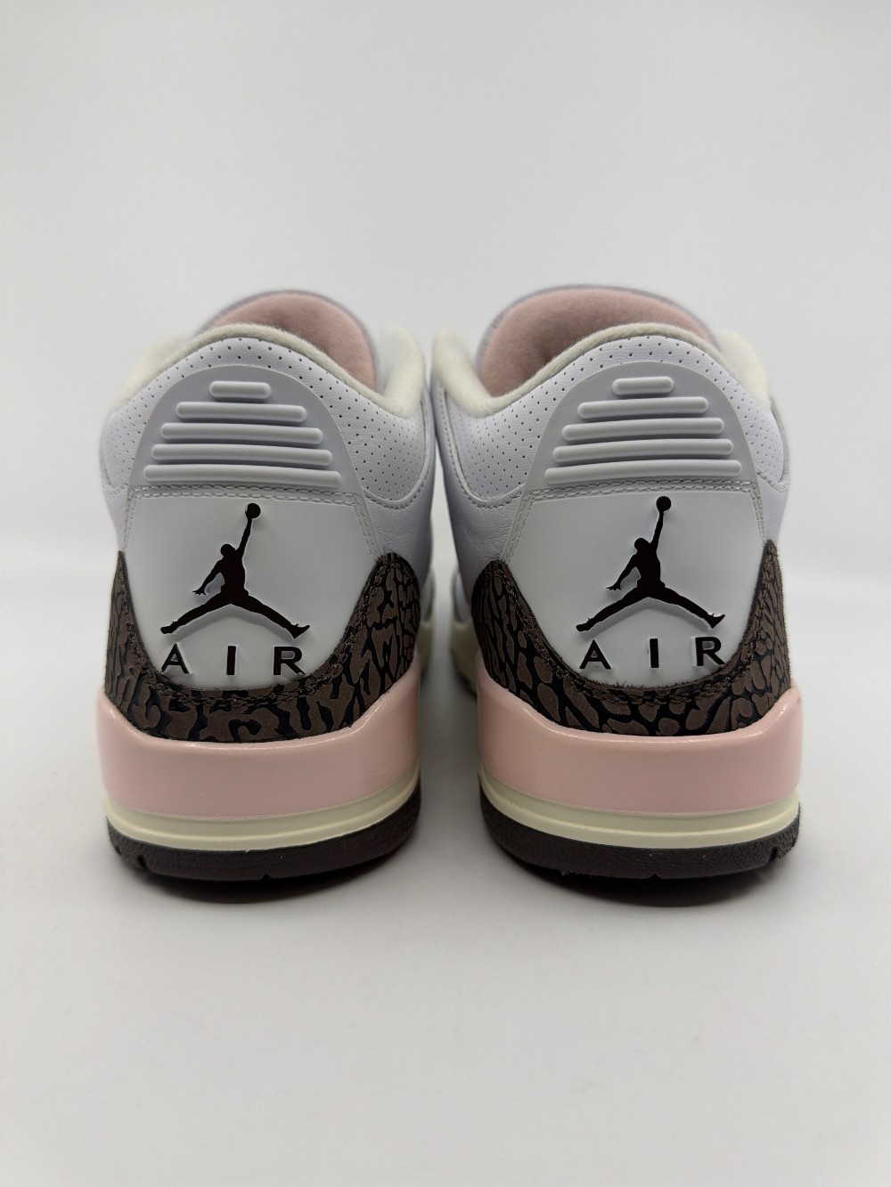*USED* AJ 3 (W) - NEOPOLITAN