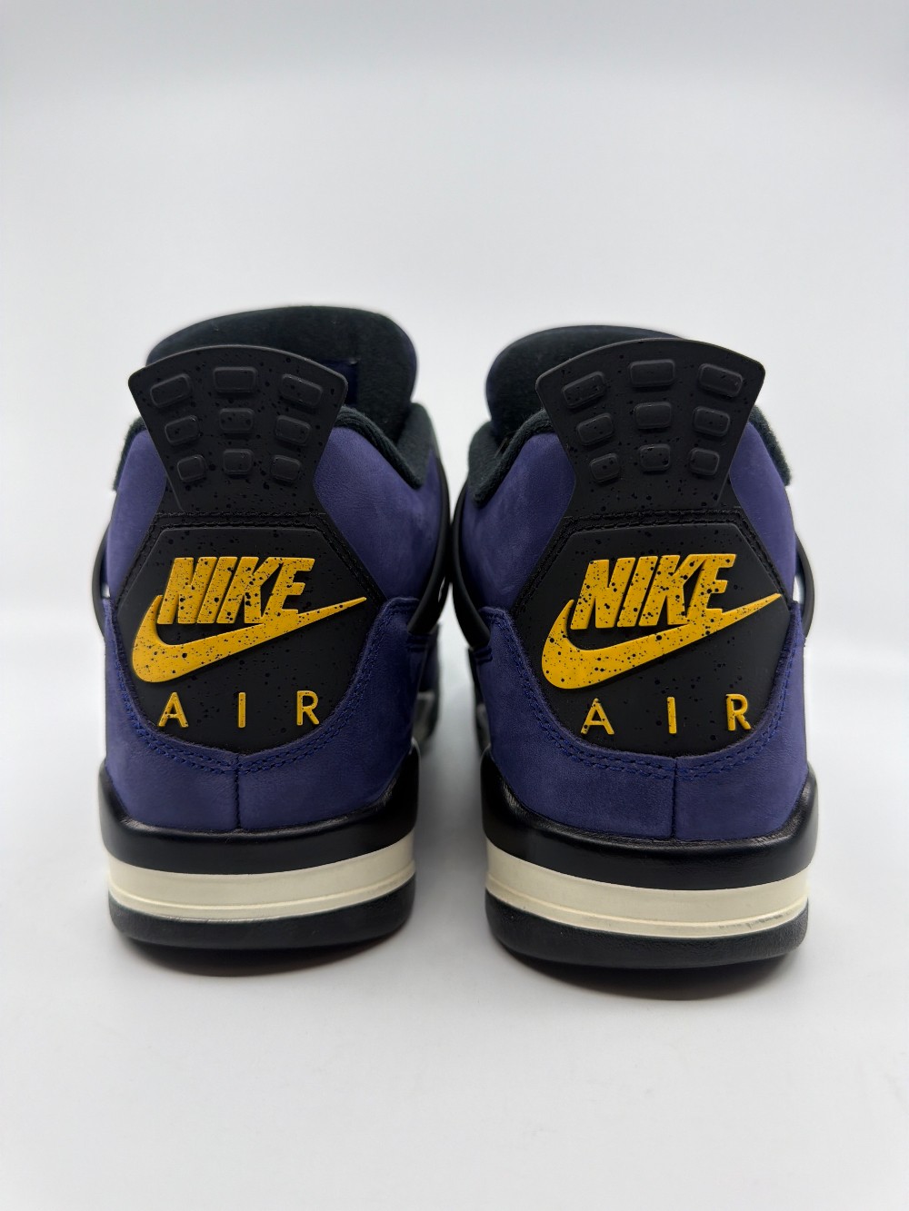 *USED* AJ 4 - LAKERS