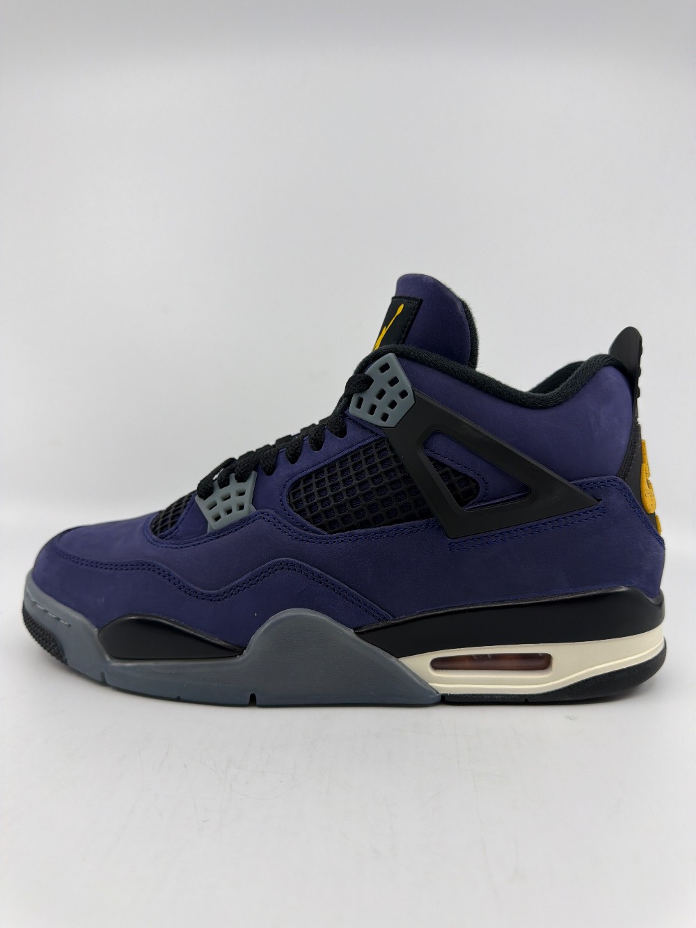 *USED* AJ 4 - LAKERS
