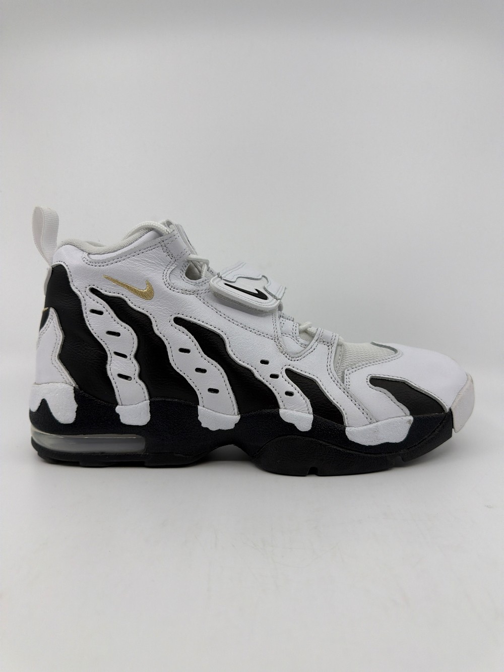 *USED/NO BOX* NIKE AIR DT MAX ‘96 - COLORADO AWAY WHITE BLACK
