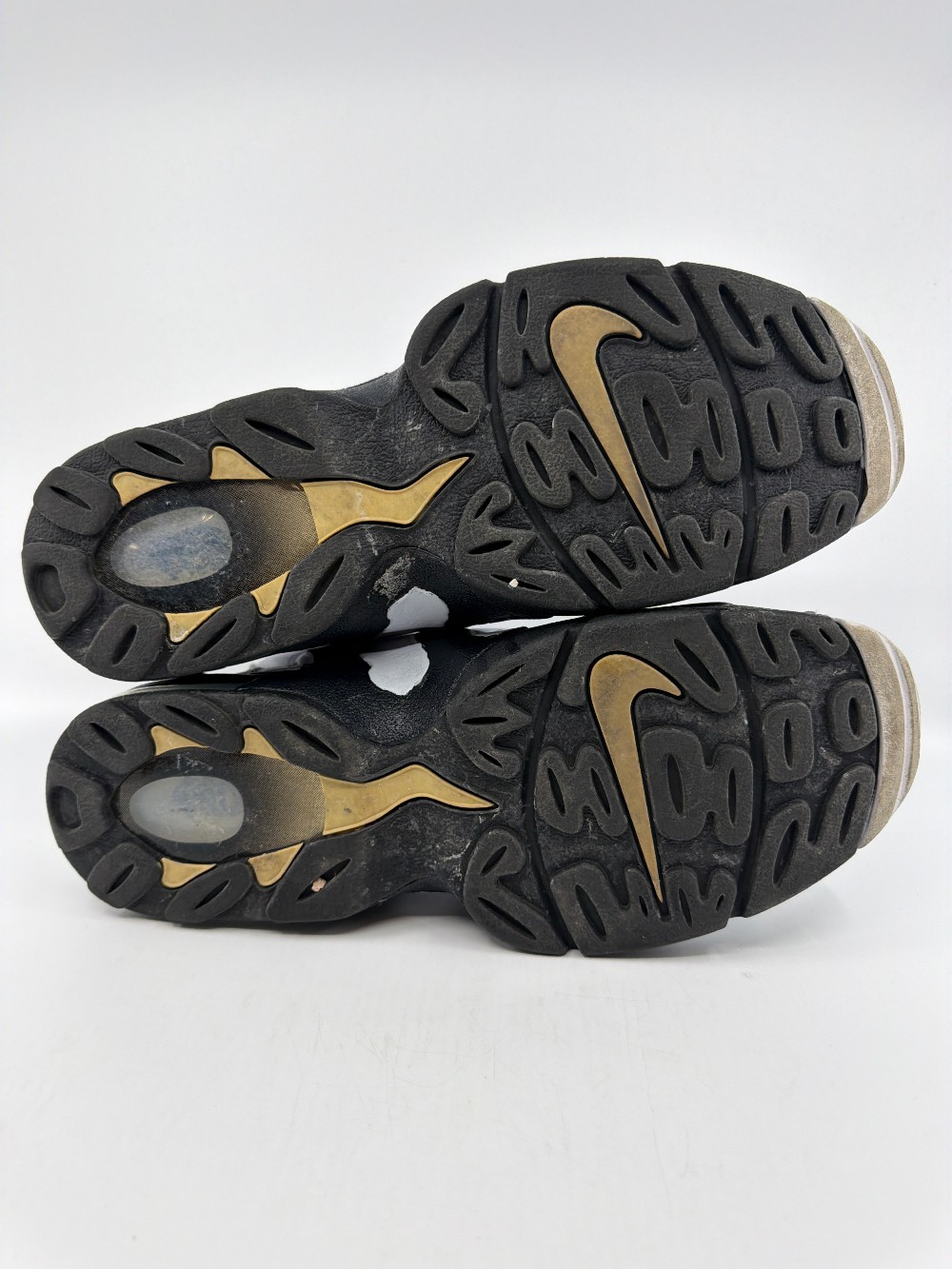 *USED/NO BOX* NIKE AIR DT MAX ‘96 - COLORADO AWAY WHITE BLACK