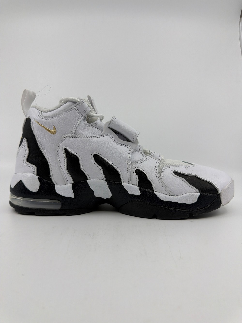 *USED/NO BOX* NIKE AIR DT MAX ‘96 - COLORADO AWAY WHITE BLACK
