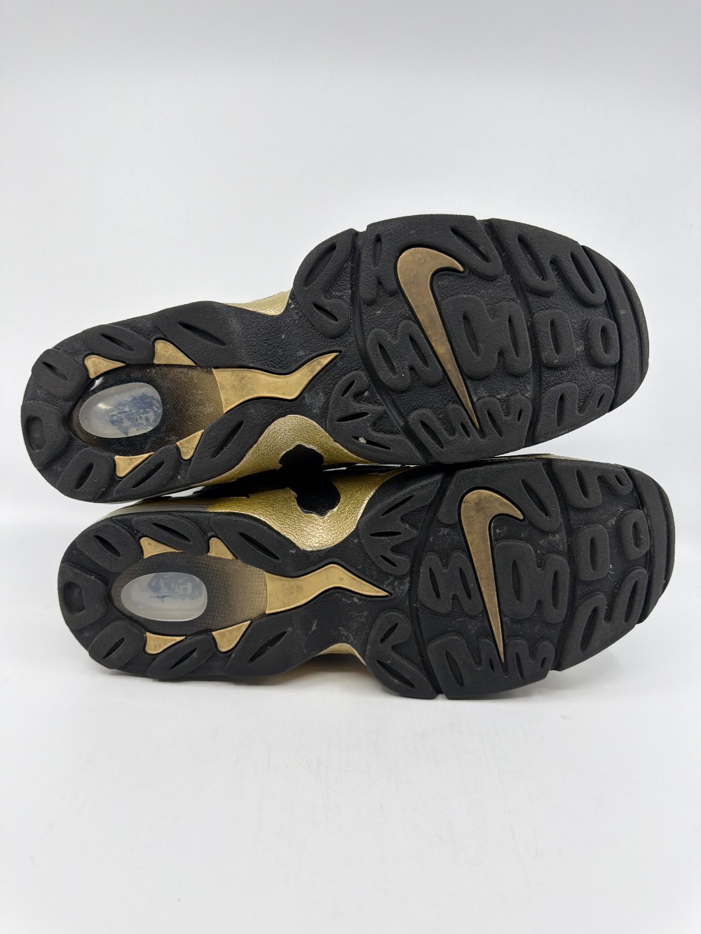 *USED/NO BOX* NIKE AIR DT MAX ‘96 - BLACK VEGAS GOLD