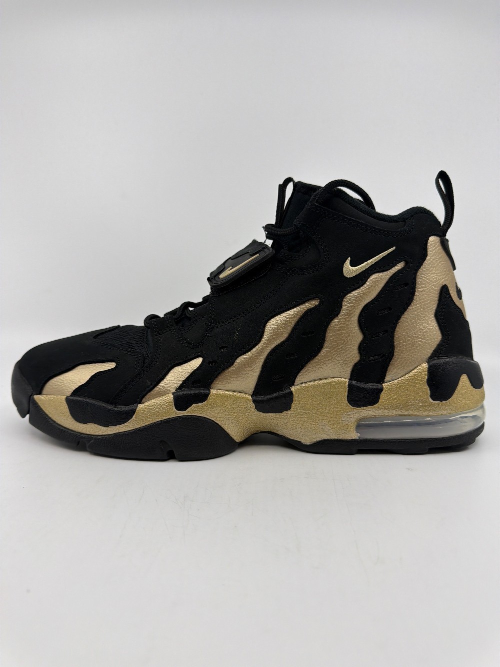 *USED/NO BOX* NIKE AIR DT MAX ‘96 - BLACK VEGAS GOLD