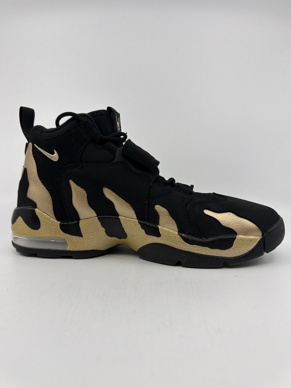 *USED/NO BOX* NIKE AIR DT MAX ‘96 - BLACK VEGAS GOLD