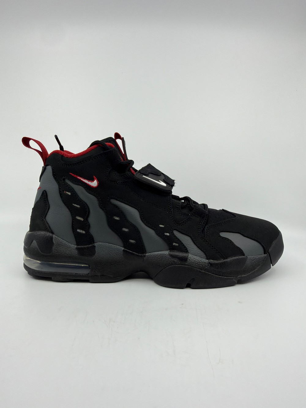 *USED/NO BOX* NIKE AIR DT MAX ‘96 - FALCONS